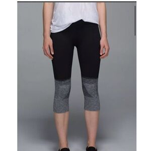Lululemon Leggings 6 Heathered Black Gray
Seamlessly Street Crop Capri High Rise